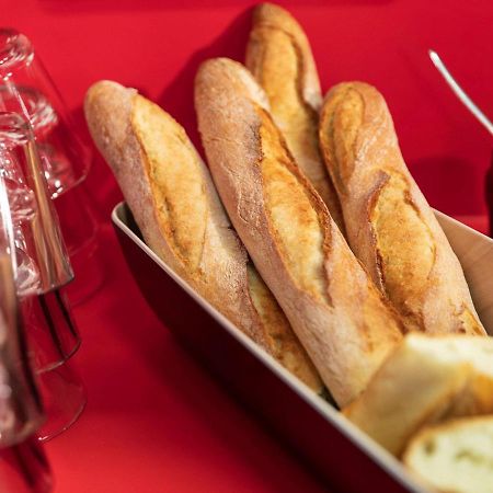 Hotelf1 Saint Malo エクステリア 写真 Baguettes